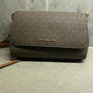 Michael kors crossbody bag